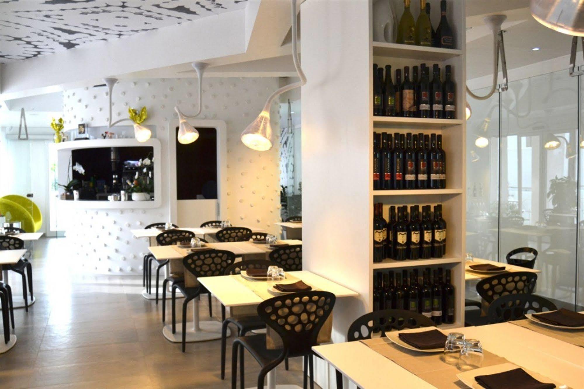 此处酒店 切萨雷奥港 外观 照片